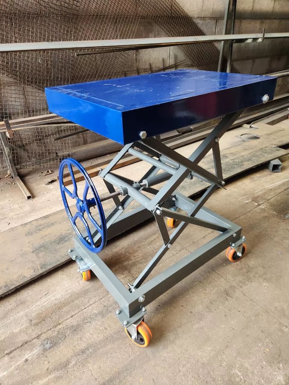 Mesa Elevadora Tipo Tijera Manual con Volante