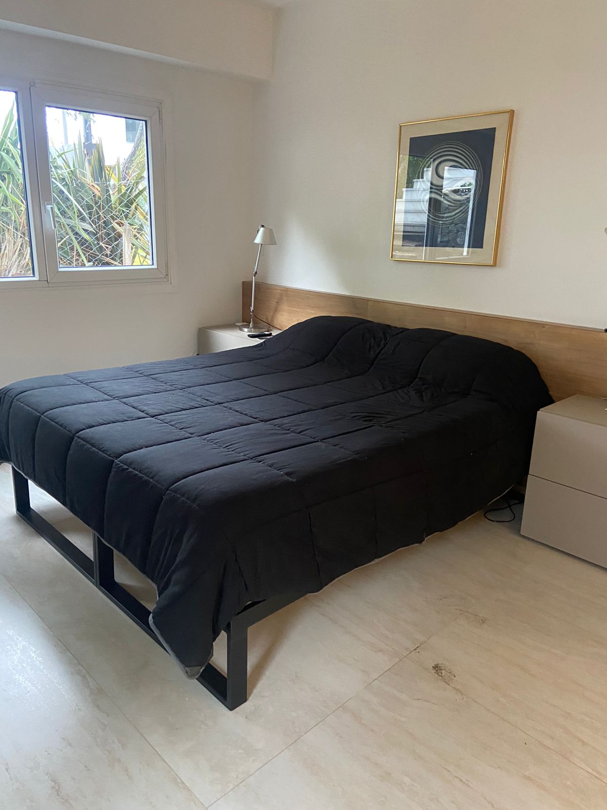 Cama Minimalista Tuxon 140x190 dividida en dos modulos con cabecera