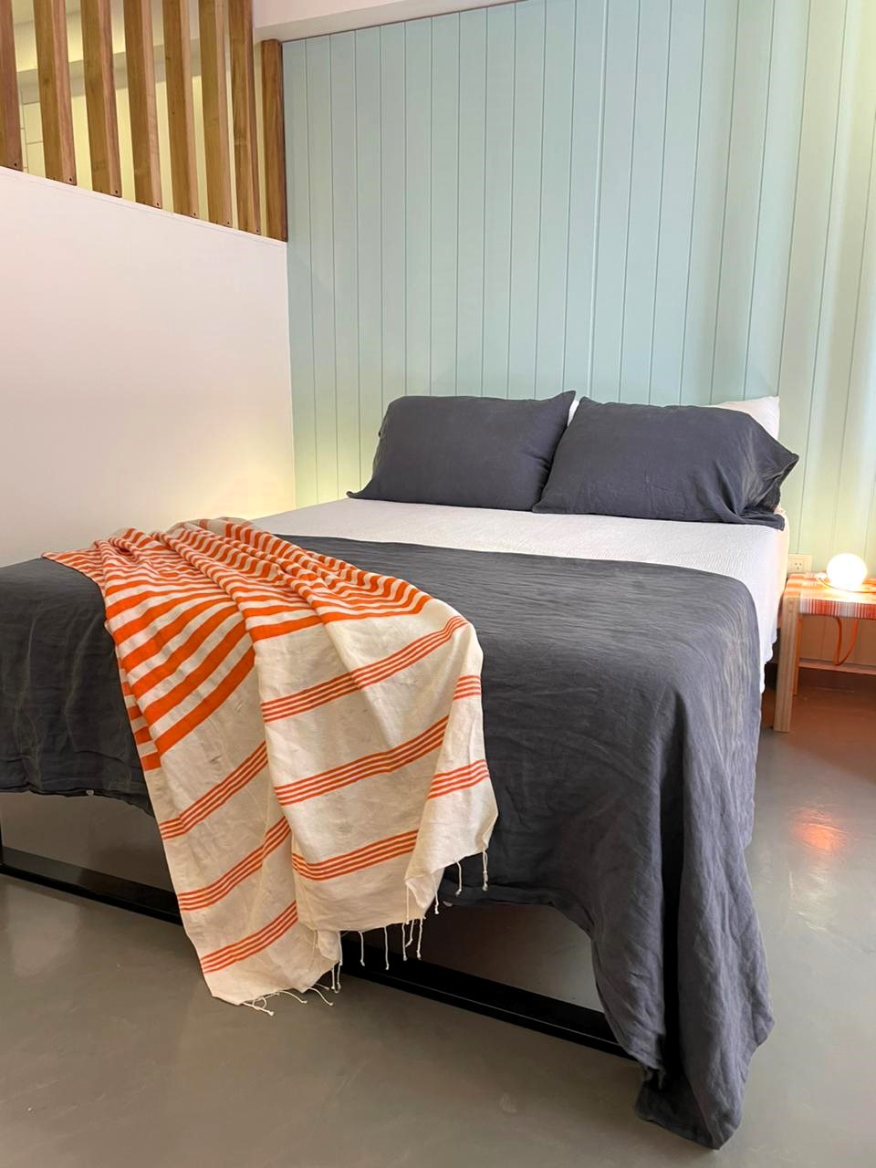 Cama Minimalista Tuxon 160x200 Dividida en dos modulos con cabecera