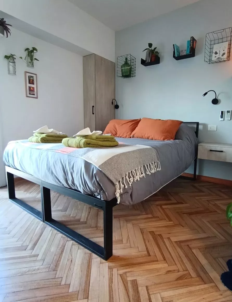 Cama Minimalista Tuxon 200x200 Dividida en dos módulos con cabecera